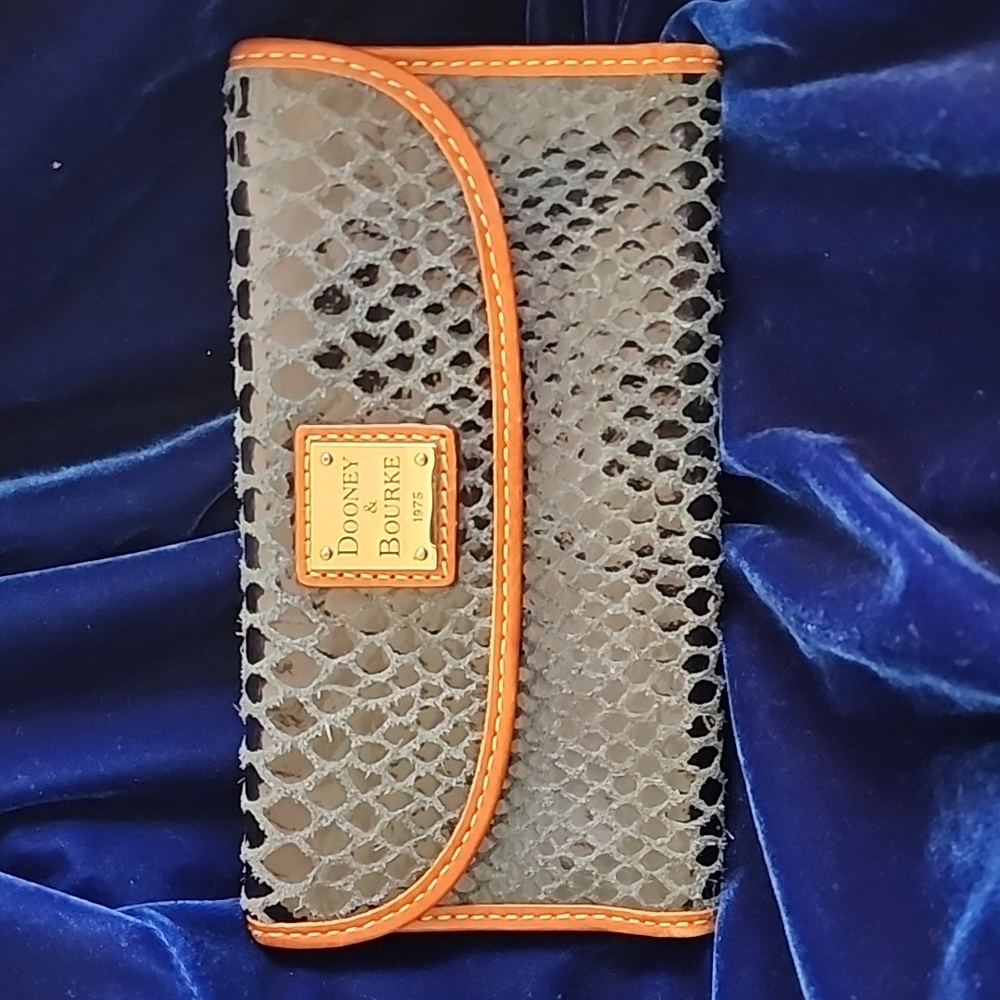Dooney and Bourke wallet